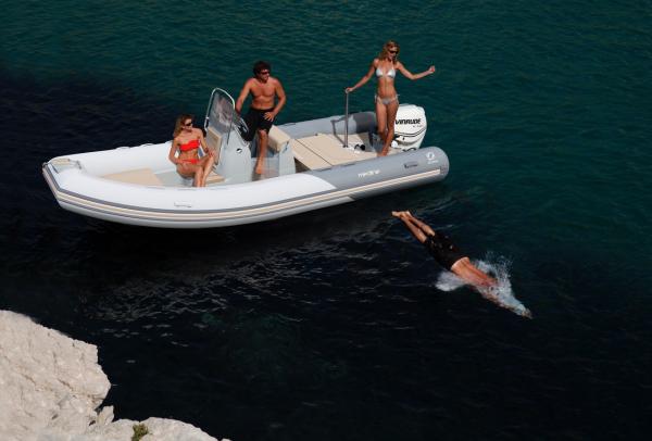 1521738769_bateau_zodiac-medline-580_4469298.jpg - Cliquez pour voir l'agrandissement...