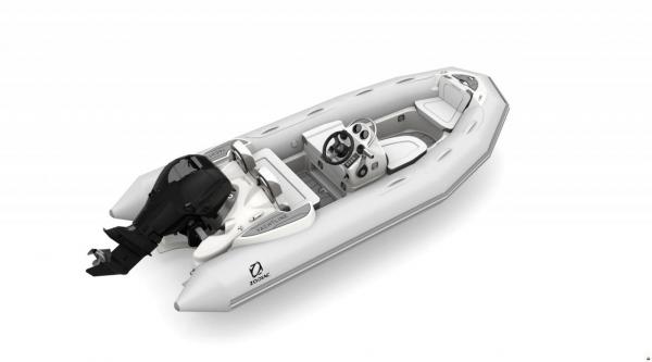 1694854275_400yacht.jpg - Cliquez pour voir l'agrandissement...